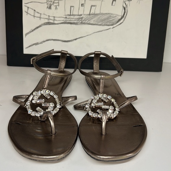 Gucci Gold Metallic Leather Crystal Embellished Thong Flat Sandals US 8.5 EU37.5 - Picture 1 of 16